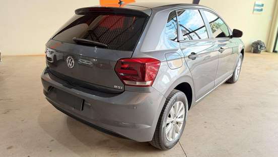 VOLKSWAGEN-POLO-2020