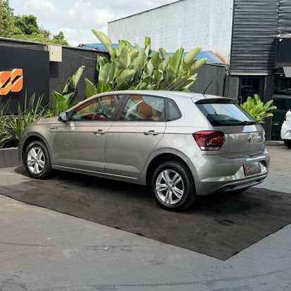 VOLKSWAGEN-POLO-2021