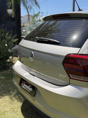 VOLKSWAGEN-POLO-2021