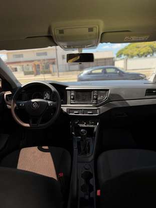 VOLKSWAGEN-POLO-2021