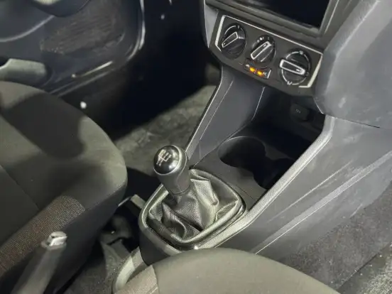 VOLKSWAGEN-SAVEIRO-2024