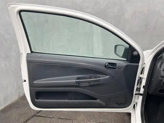 VOLKSWAGEN-SAVEIRO-2023