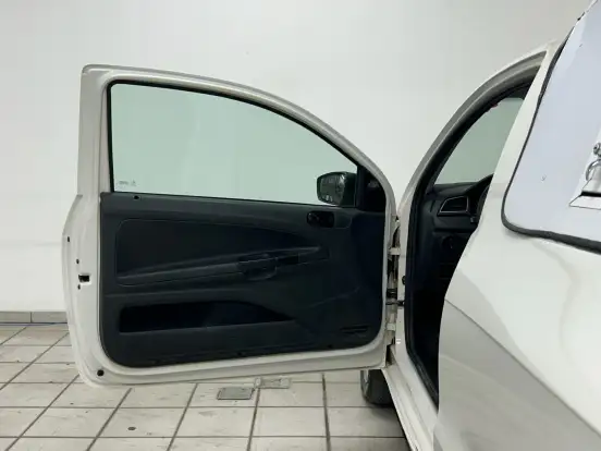 VOLKSWAGEN-SAVEIRO-2023