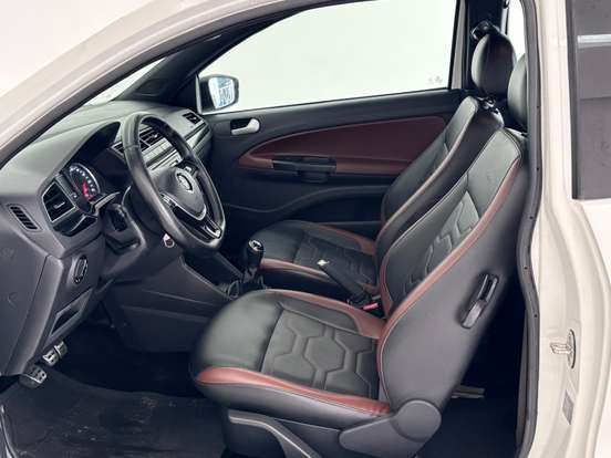 VOLKSWAGEN-SAVEIRO-2023