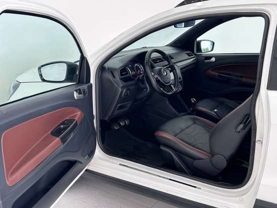 VOLKSWAGEN-SAVEIRO-2023