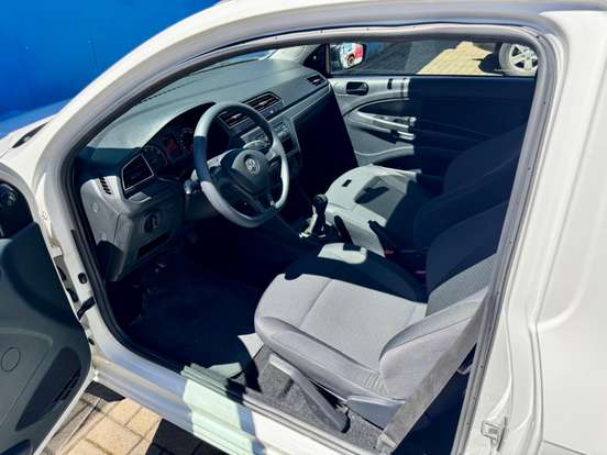 VOLKSWAGEN-SAVEIRO-2023