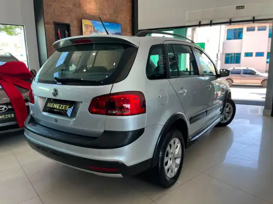 VOLKSWAGEN-SPACE CROSS-2013
