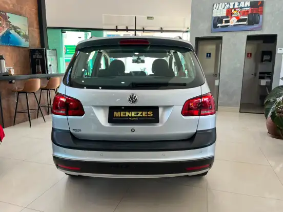 VOLKSWAGEN-SPACE CROSS-2013