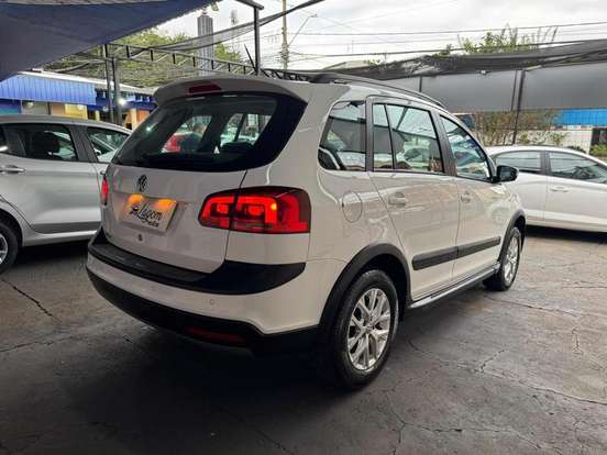 VOLKSWAGEN-SPACE CROSS-2014