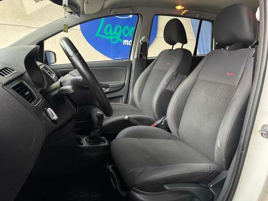 VOLKSWAGEN-SPACE CROSS-2014