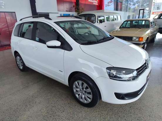 VOLKSWAGEN-SPACEFOX-2012