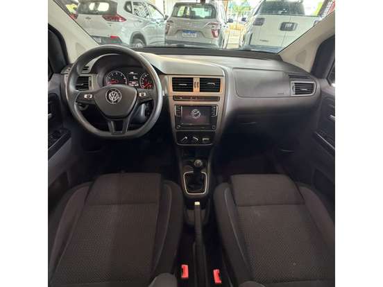 VOLKSWAGEN-SPACEFOX-2017