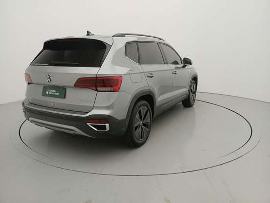 VOLKSWAGEN-TAOS-2024
