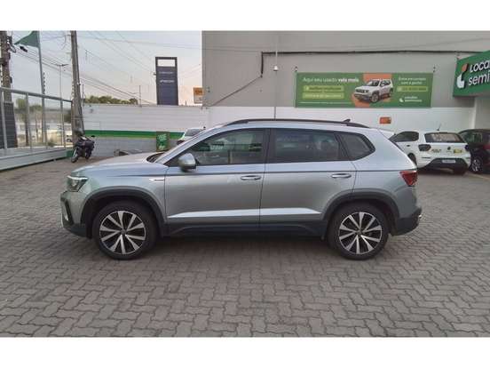 VOLKSWAGEN-TAOS-2023