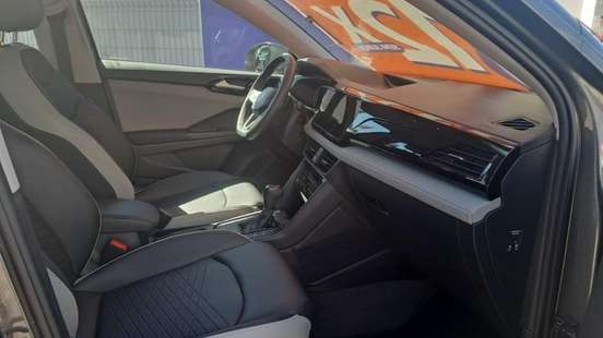 VOLKSWAGEN-TAOS-2025