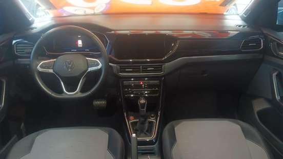 VOLKSWAGEN-TAOS-2025