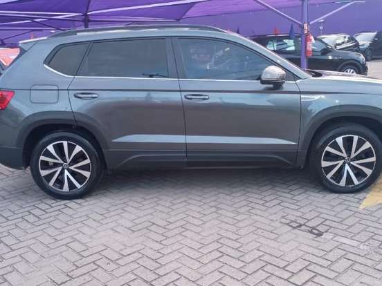 VOLKSWAGEN-TAOS-1.4 250 TSI TOTAL FLEX COMFORTLINE AUTOMÁTICO VOLKSWAGEN-TAOS-2025