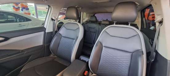 VOLKSWAGEN-TAOS-2025