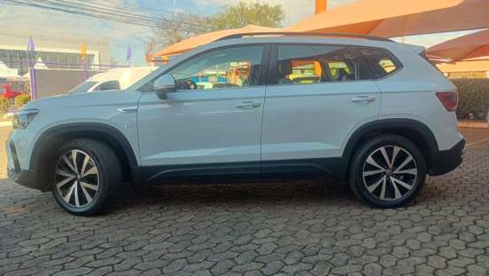 VOLKSWAGEN-TAOS-2025