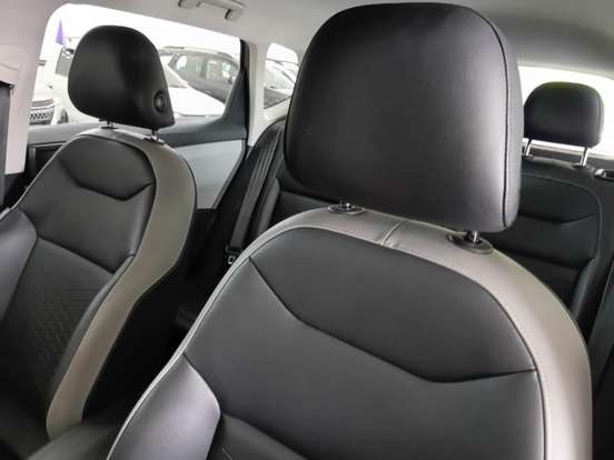 VOLKSWAGEN-TAOS-1.4 250 TSI TOTAL FLEX COMFORTLINE AUTOMÁTICO VOLKSWAGEN-TAOS-2025