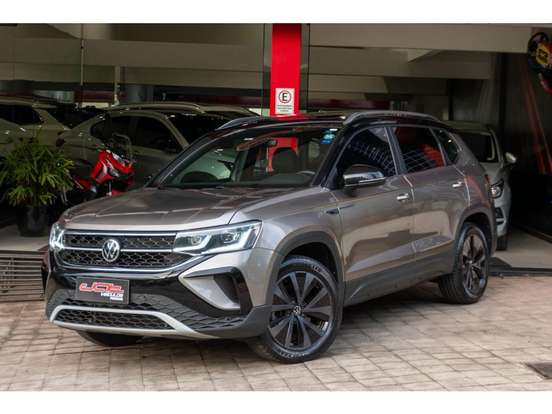 VOLKSWAGEN-TAOS-2021