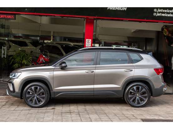 VOLKSWAGEN-TAOS-2021