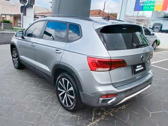 VOLKSWAGEN-TAOS-2023