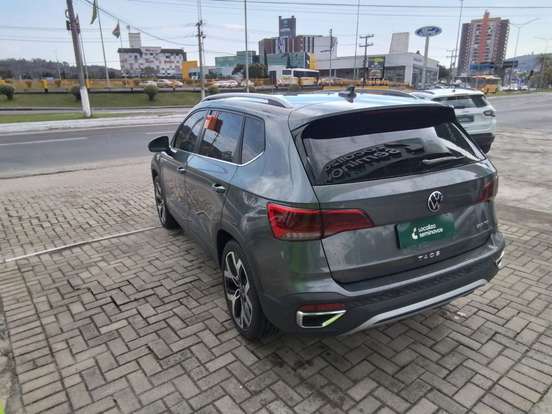VOLKSWAGEN-TAOS-2024