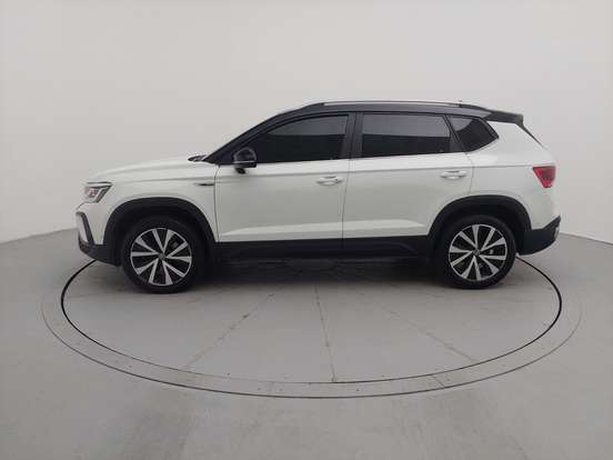 VOLKSWAGEN-TAOS-2023