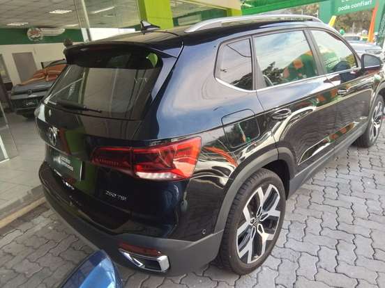 VOLKSWAGEN-TAOS-1.4 250 TSI TOTAL FLEX HIGHLINE AUTOMÁTICO VOLKSWAGEN-TAOS-2024