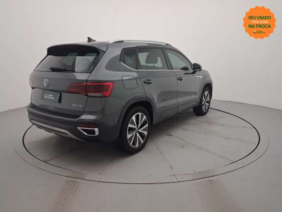 VOLKSWAGEN-TAOS-2023