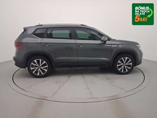 VOLKSWAGEN-TAOS-2023