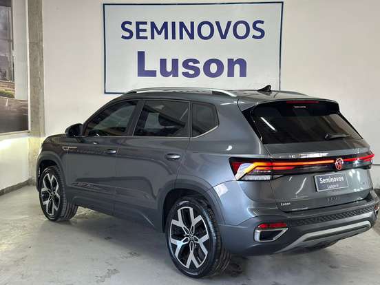 VOLKSWAGEN-TAOS-2026