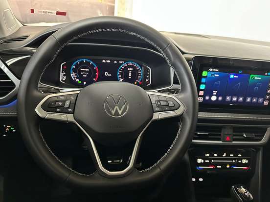 VOLKSWAGEN-TAOS-2026