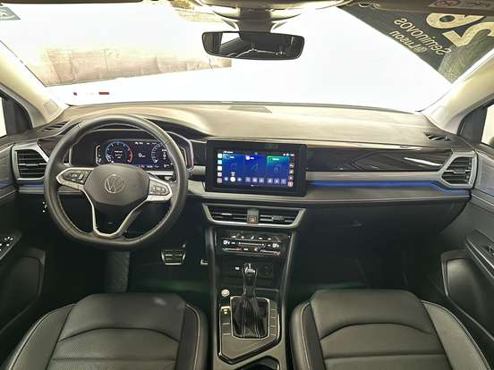 VOLKSWAGEN-TAOS-2026