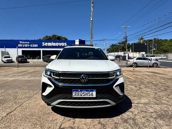 VOLKSWAGEN-TAOS-2022