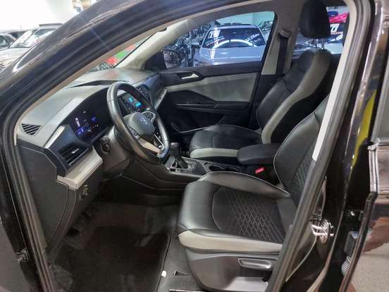 VOLKSWAGEN-TAOS-2022