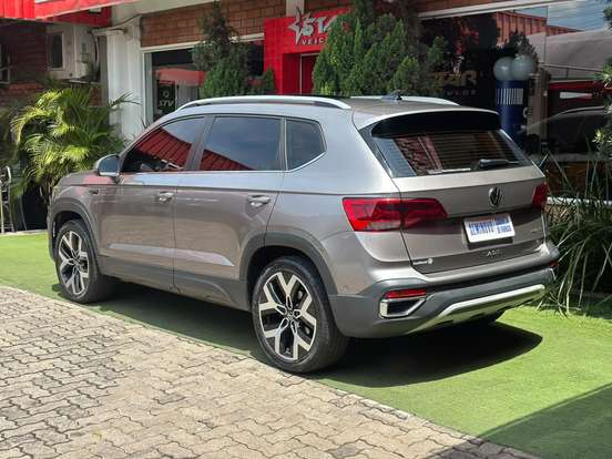 VOLKSWAGEN-TAOS-2024