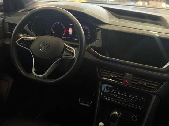 VOLKSWAGEN-TAOS-2023