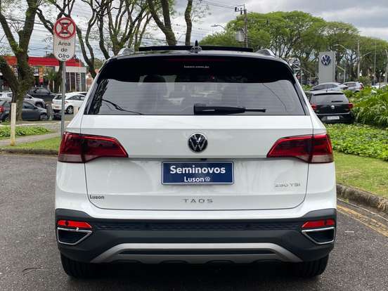VOLKSWAGEN-TAOS-2025