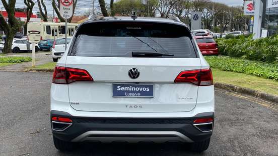 VOLKSWAGEN-TAOS-2024