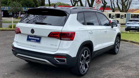 VOLKSWAGEN-TAOS-2024