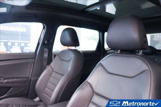 VOLKSWAGEN-TAOS-2023
