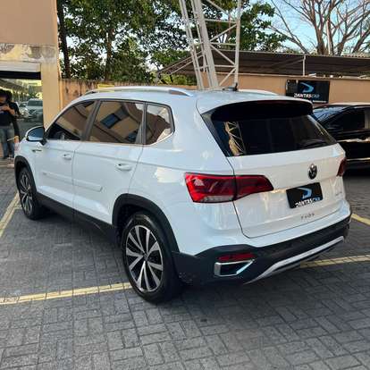 VOLKSWAGEN-TAOS-2022