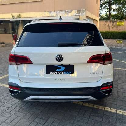 VOLKSWAGEN-TAOS-2022