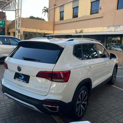 VOLKSWAGEN-TAOS-2022