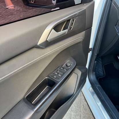 VOLKSWAGEN-TAOS-2022