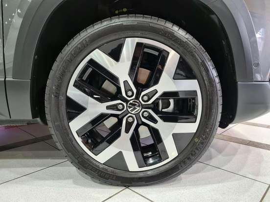 VOLKSWAGEN-TAOS-2025