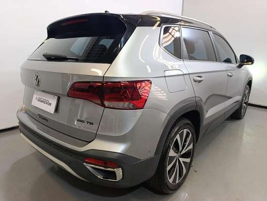 VOLKSWAGEN-TAOS-2023