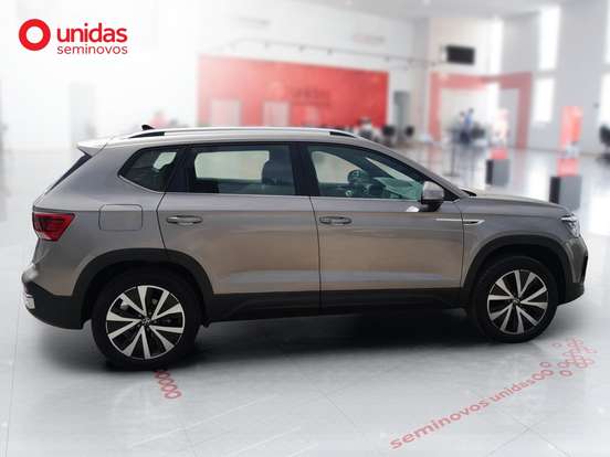 VOLKSWAGEN-TAOS-2022
